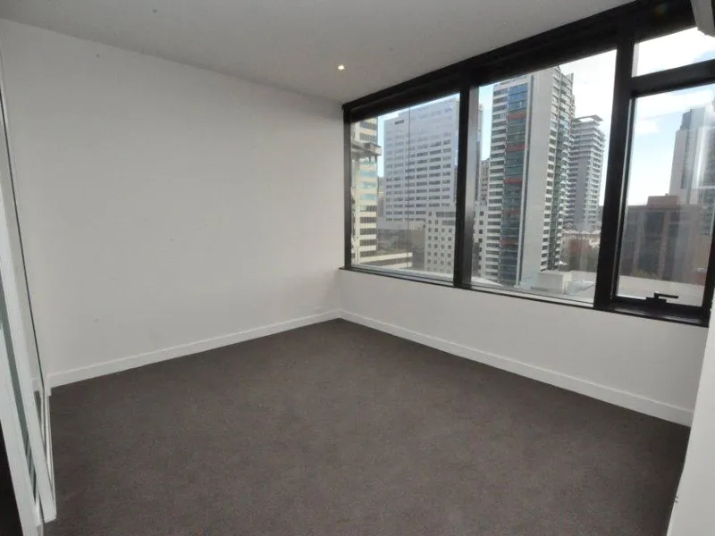 Fulton Lane: Fabulous One Bedroom in a Central City Location!