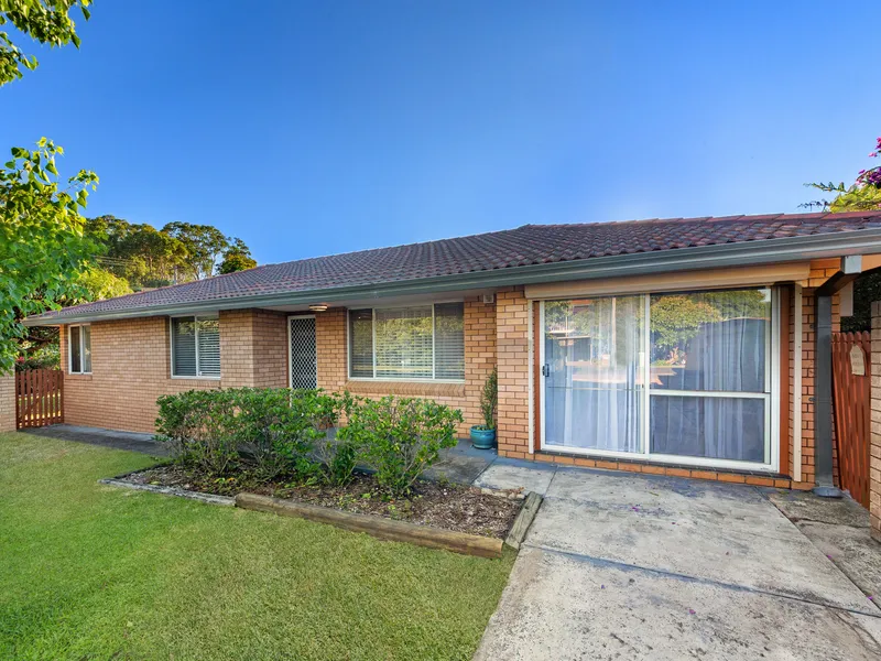 3 BEDROOM BRICK HOME SET ON 565 SQM!