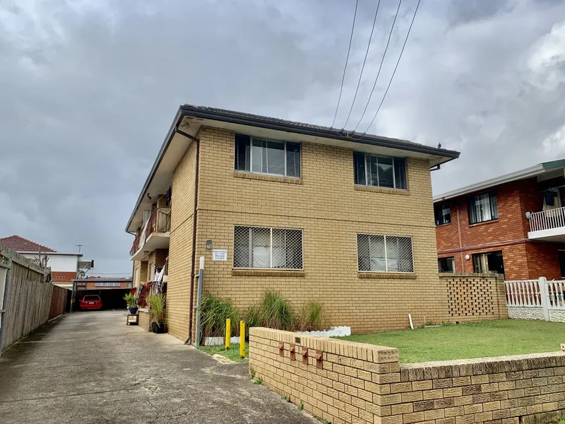 CONVENIENT & AFFORDABLE UNIT - THIS WON'T LAST LONG.