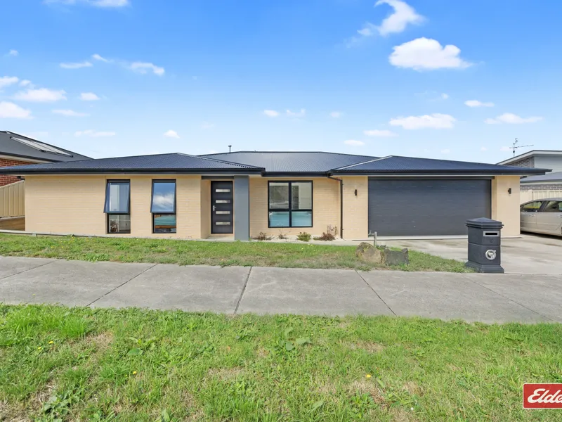 Near-New Family Home in a Cul-De-Sac