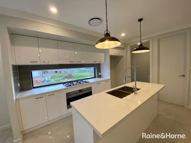 BRAND NEW FAMILY HOME IN GREAT LOCATION