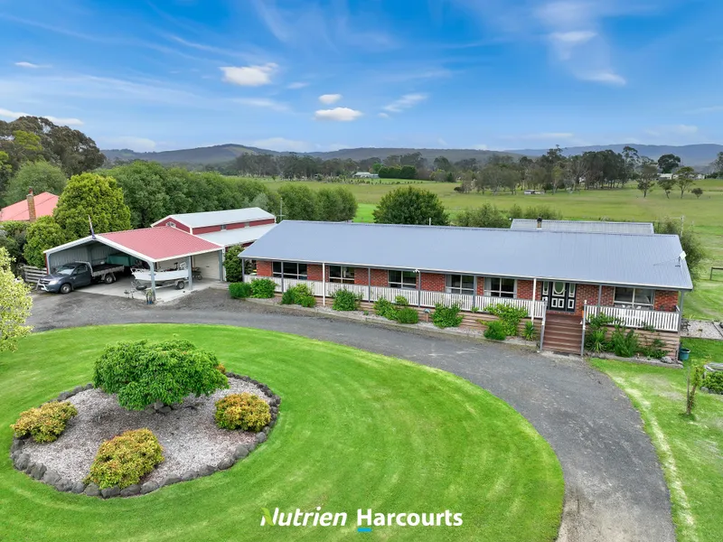 Lifestyle property on 5 Acres