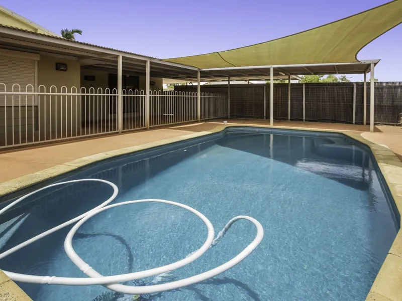HUGE FAMILY HOME WITH BELOW GROUND POOL!