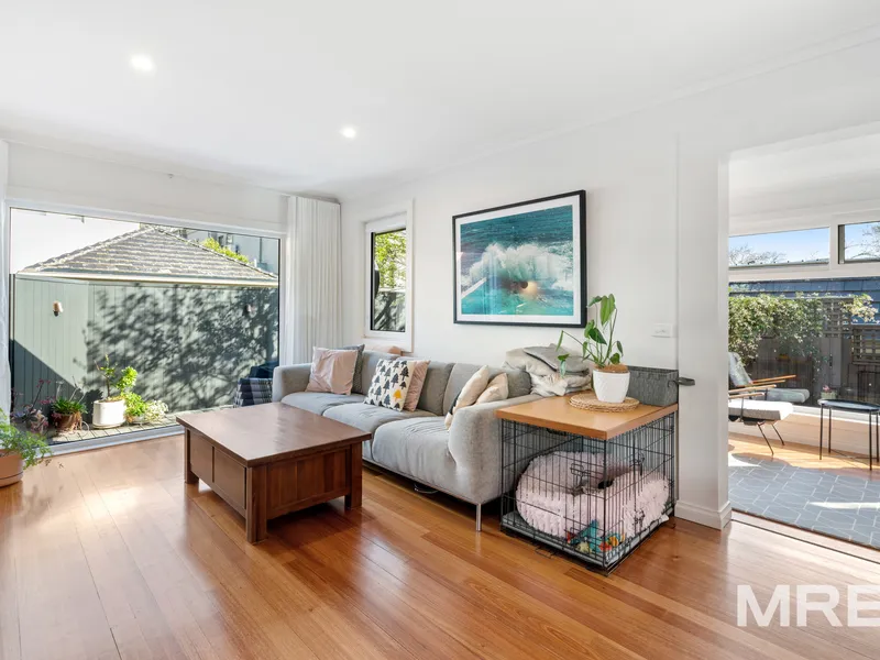 Luxurious family living in the best locale!