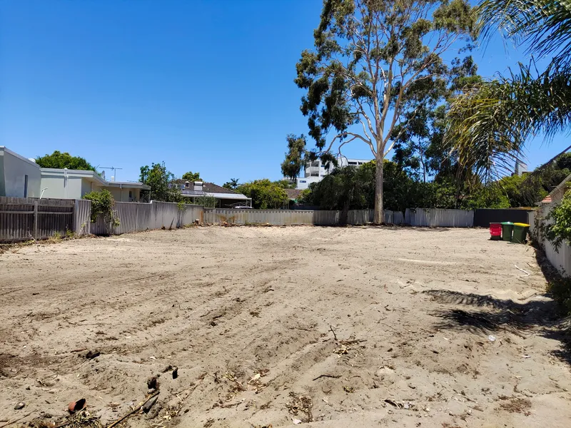 Prime location rear block!