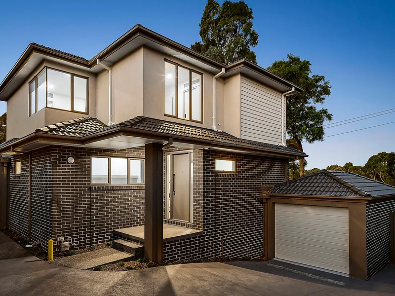 Stylish luxury just a few streets from Glen Iris RESIDENCE 3/46 MORTON ROAD, BURWOOD