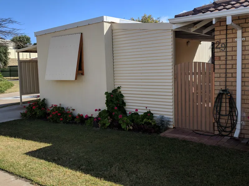 Strata Unit Close to Beach