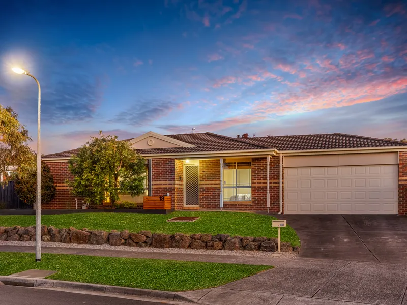 Sparkling Interiors with an Alfresco Bonus