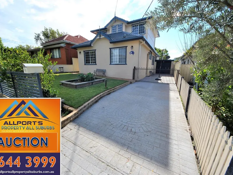 SPACIOUS OPULENT FAMILY HOME