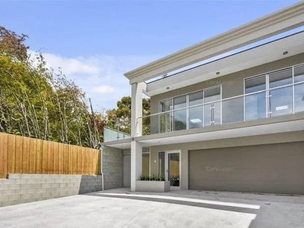 Modern Apartment, Prime Location