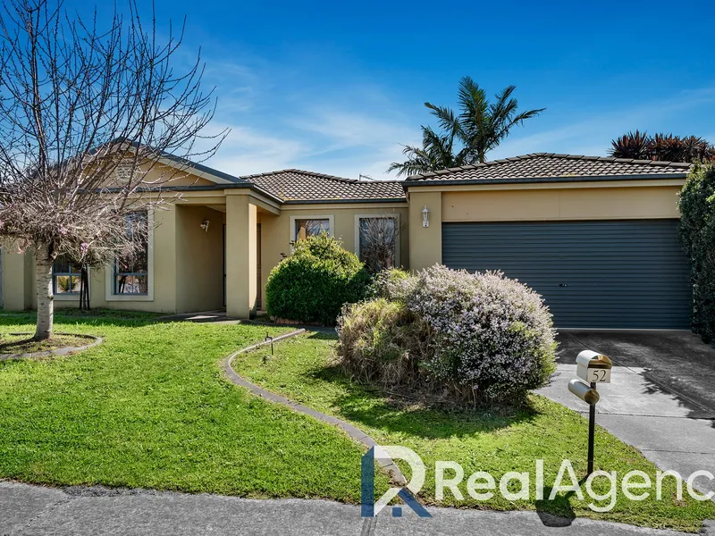 Appx.650m2 Spacious Family Home in Premium Location!