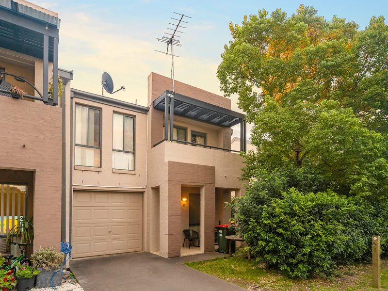 4 Bedroom Townhouse+ Family Friendly Complex + Effortless location. Awaits you!