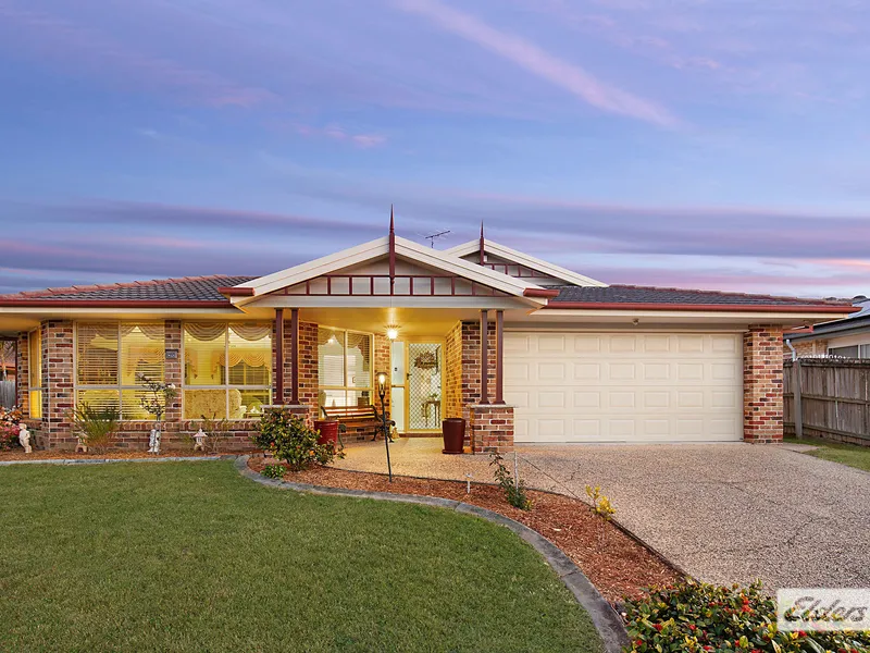 The timeless elegance of this Federation-Style beauty will charm your guests