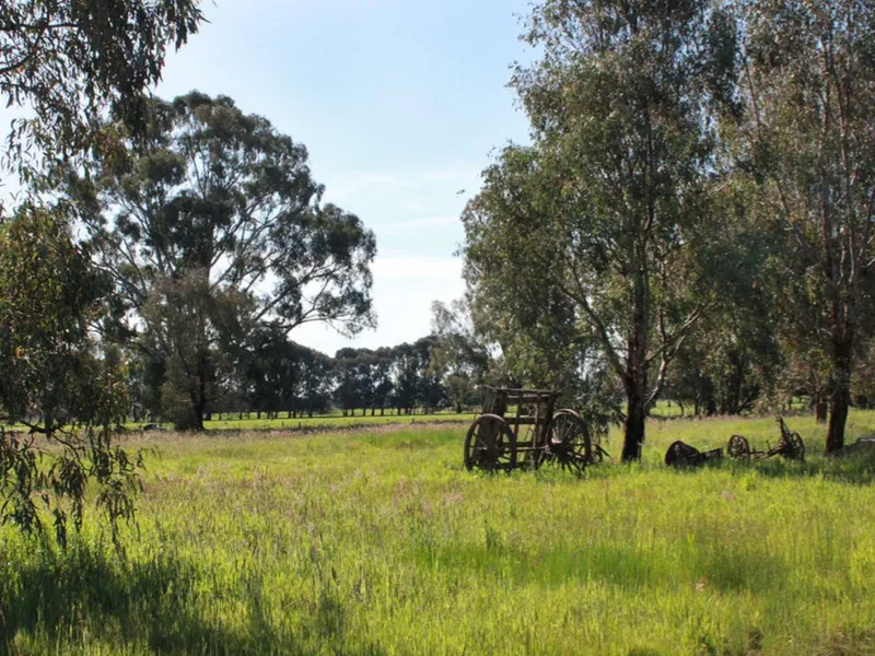 5.8 ACRES - PLANNING PERMIT, READY TO BUILD