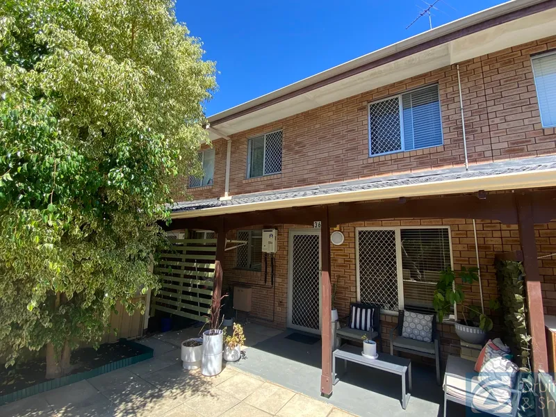 Gorgeous townhouse in secure complex