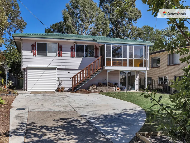 Big Deck + Great Location! 