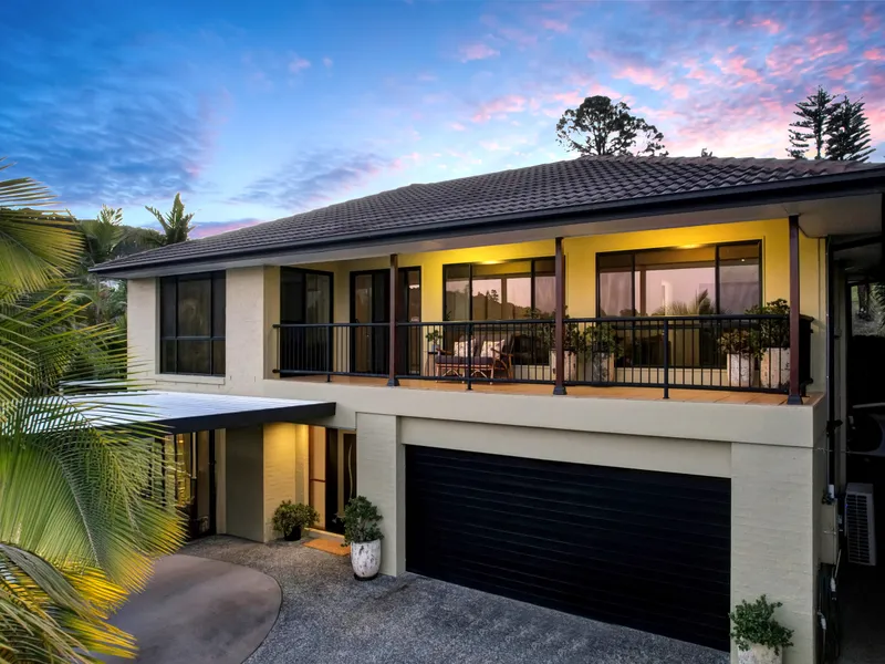 Stunning 5 Bedroom Home in Park Lake Estate