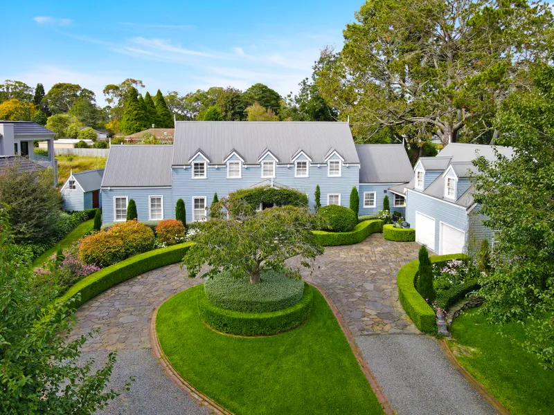 Exquisite Country Home in Bowral's Prestigious Dress Circle