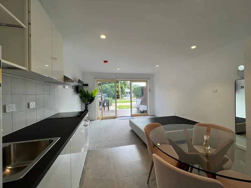 PRIVATE | CONTEMPORARY GRANNY FLAT