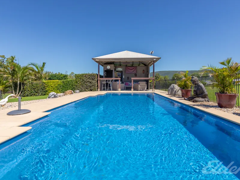 Immaculate Acreage 5000M2 with Home - Pool - Shed - Solar  in 