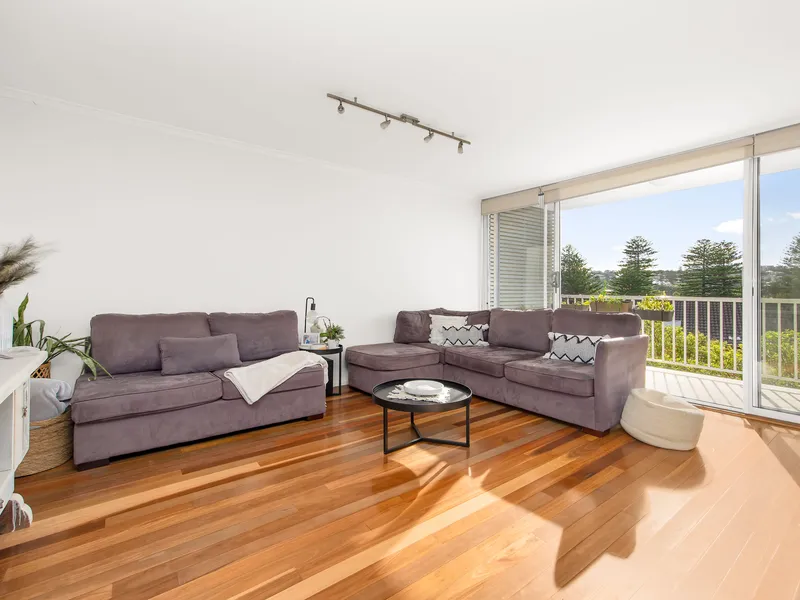 North-East Beachside Abode, 240m to Mona Vale Beach