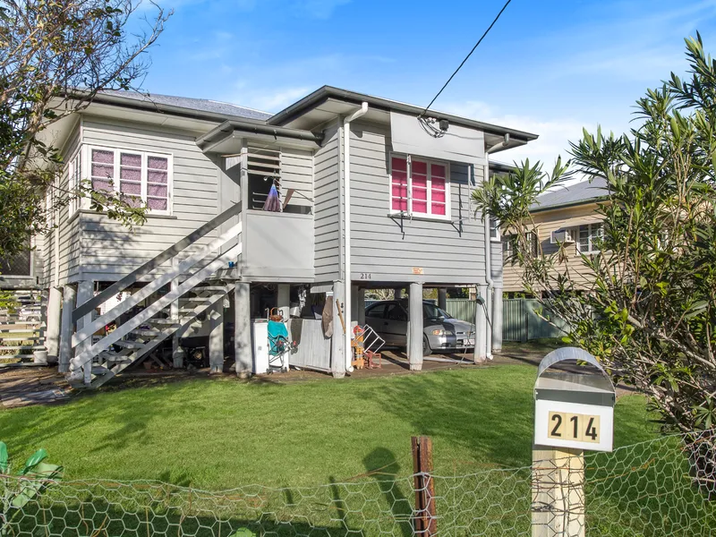 High-set Berserker home with big appeal for renovators & investors