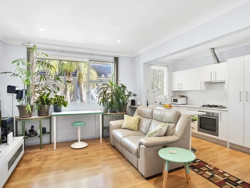 Convenient & Central Apartment!