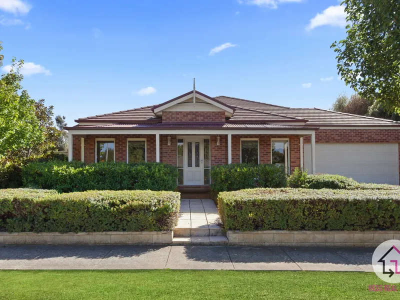 STYLISH AND ROOMY FAMILY HOME ON A LARGE BLOCK