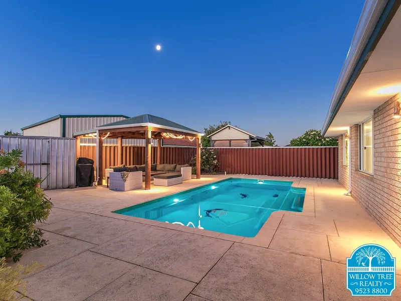 A GREAT HOME FOR ENTERTAINING! 