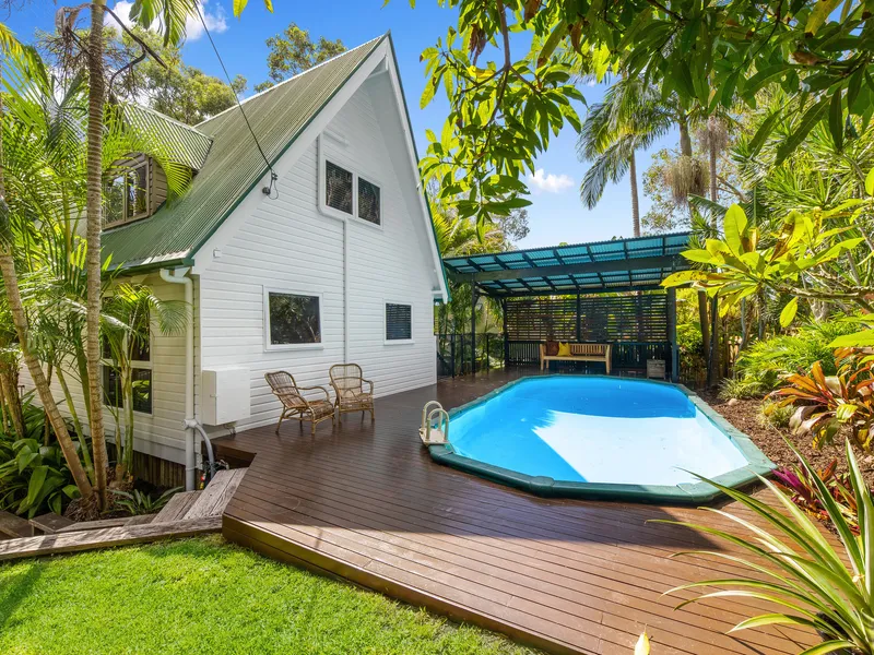 Renovated A-Frame 800m to Beach