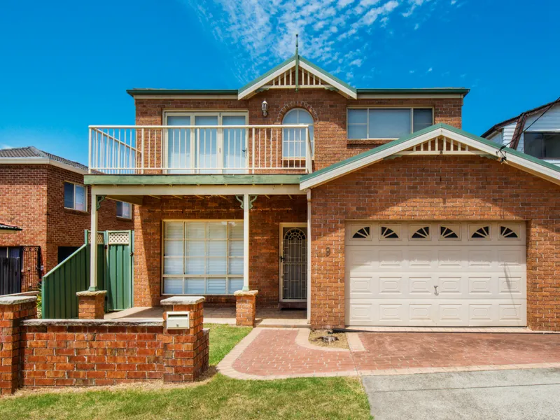 Family home in Quite cul-de-sac with Swimming Pool