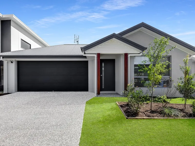 4 BEDROOM HOME IN THE GORGEOUS HARMONY ESTATE