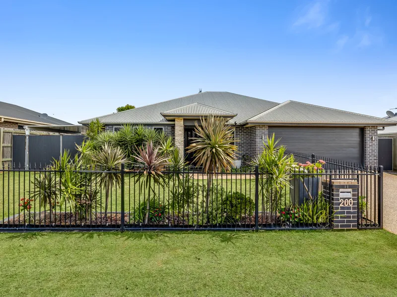 Parkside Living and Lifestyle Convenience in This Private Family Home
