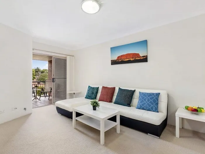 Sunny & Private, Top Floor North Facing