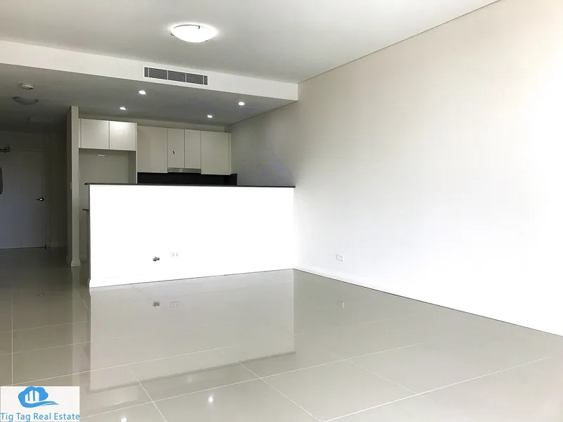 Furnished Modern 1 bedroom plus study apartment for lease