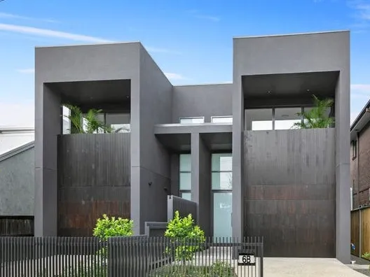 FURNISHED FAMILY HOME + 4 BEDROOMS + BACKYARD + CAR 2 SPACE