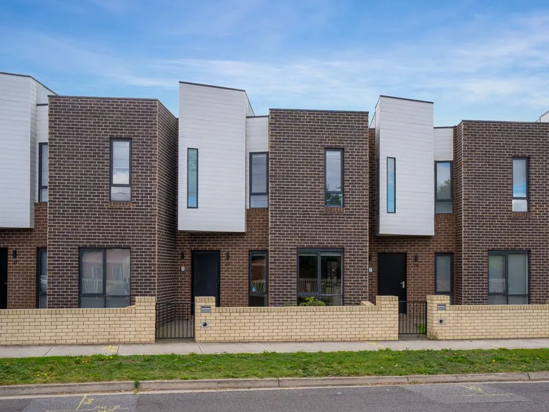 QUALITY TOWNHOUSE IN IDEAL LOCATION