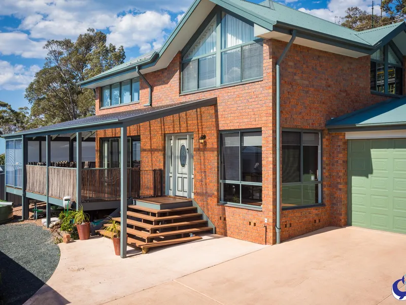 Bright, spacious, low maintenance property