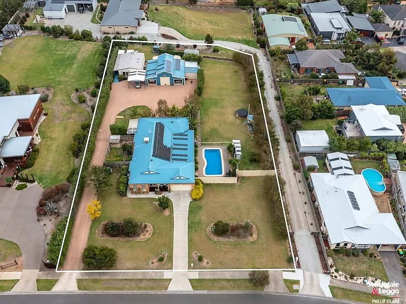 Magnificent Acreage with Dual Occupancy and  So Close to Town