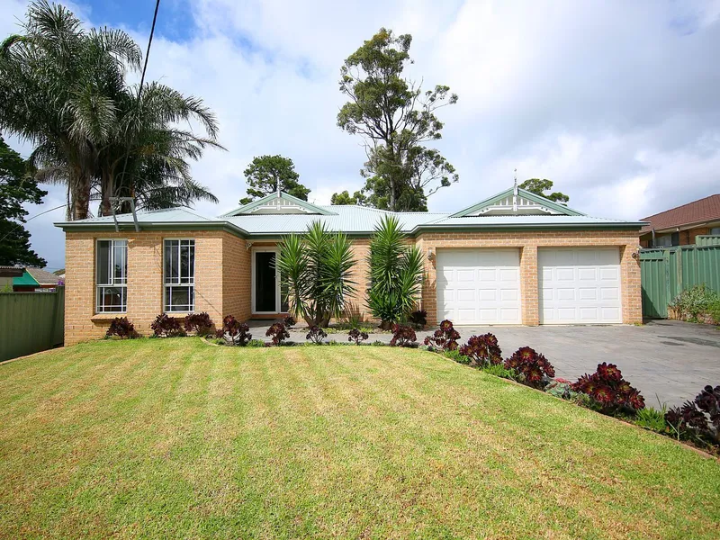 SUPERB (5) BEDS - STREET APPEAL & AFFORDABILITY - FAMILY HOME