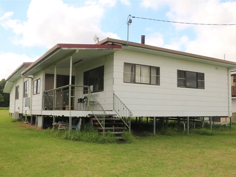 Huge 5 Bedroom Home set on over 1000m2