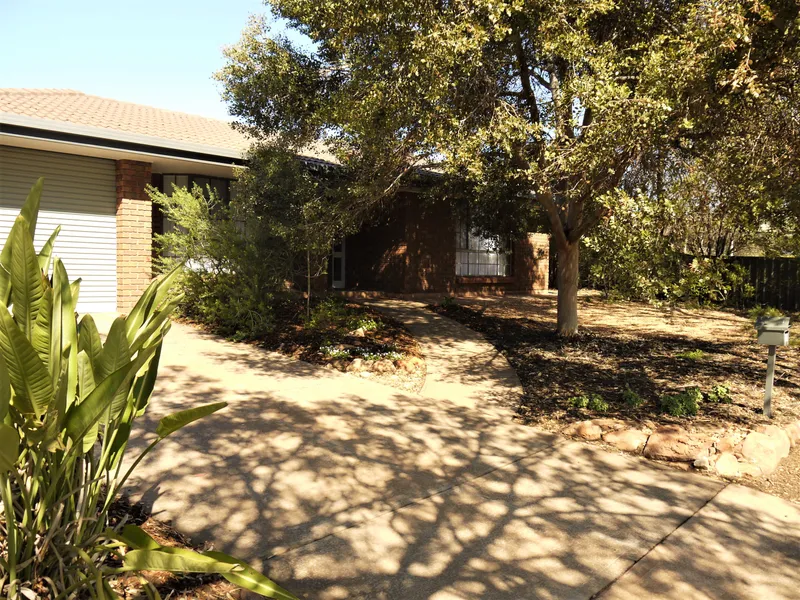 A HOME AMONGST THE GUM TREES