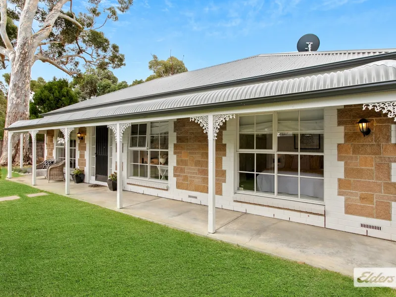 A MODERN COTTAGE WITH DESIGNER RENOVATION