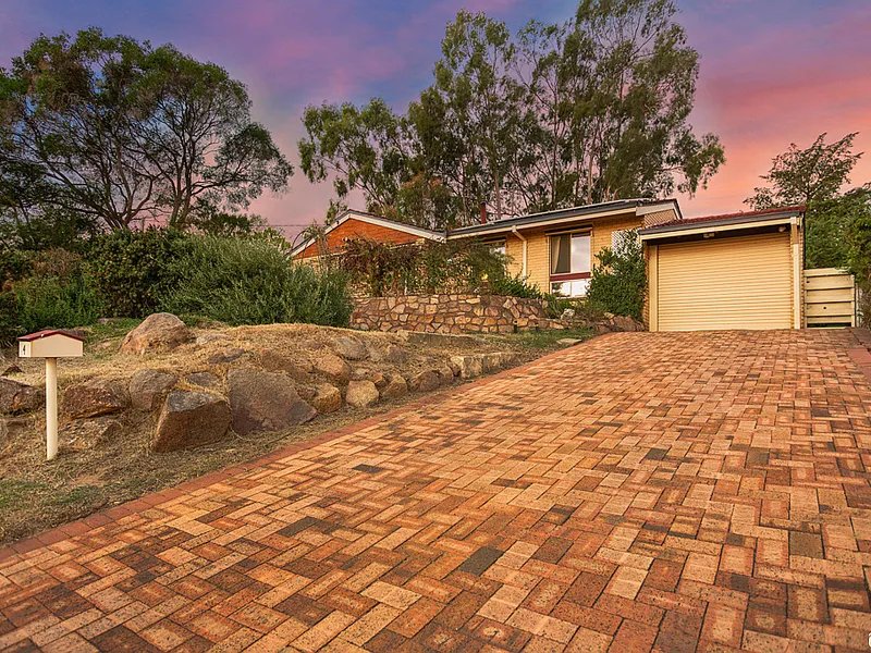 3x2 ON 113SQM - MAGNIFICENT HILLS LIVING!