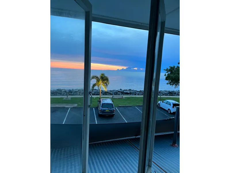 Beachfront flat - open plan