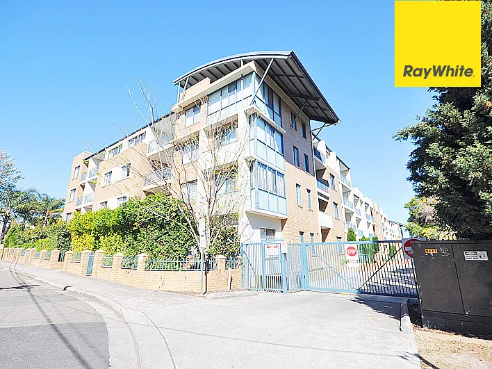 CONTEMPORARY SUN-FILLED TWO BEDROOM APARTMENT