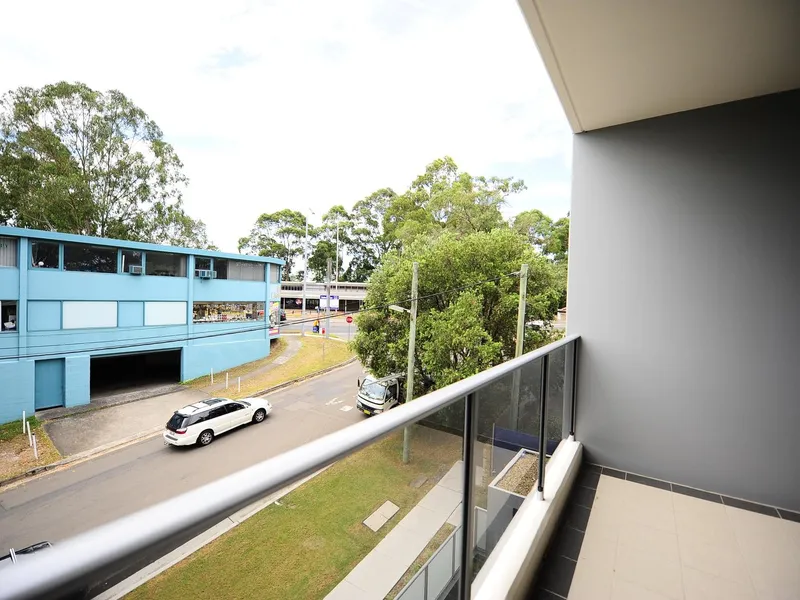 ELYSIUM-2 BEDROOMS APARTMENT + LARGE STUDY ROOM SUNNY NORTH ASPECT!