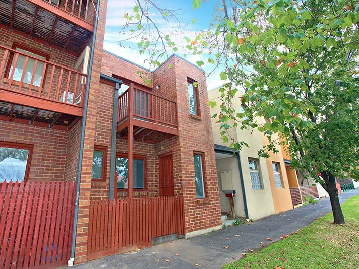 Spacious townhouse in a convenient location 
