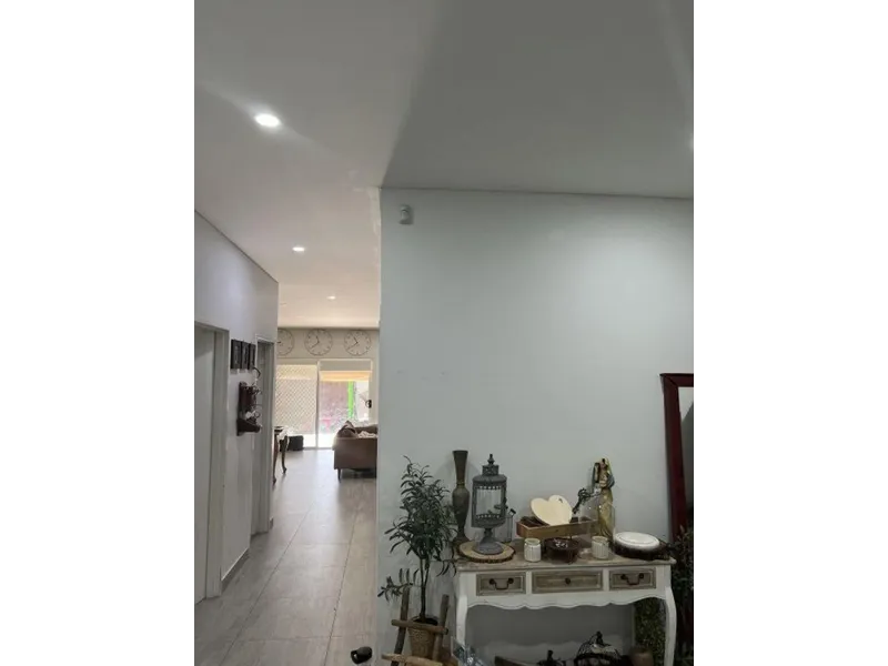 Double storey brick veneer