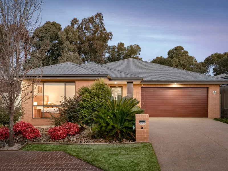 BEAUTIFULLY FINISHED HOME WITH WODONGA GOLF COURSE AT YOUR BACK DOOR